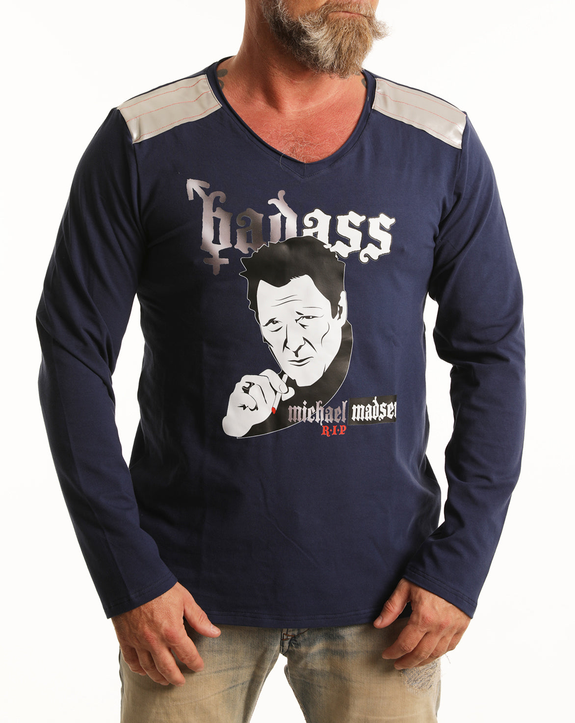 R.I.P   M. Madsen - Badass Póló -  KÉK-Ezüst