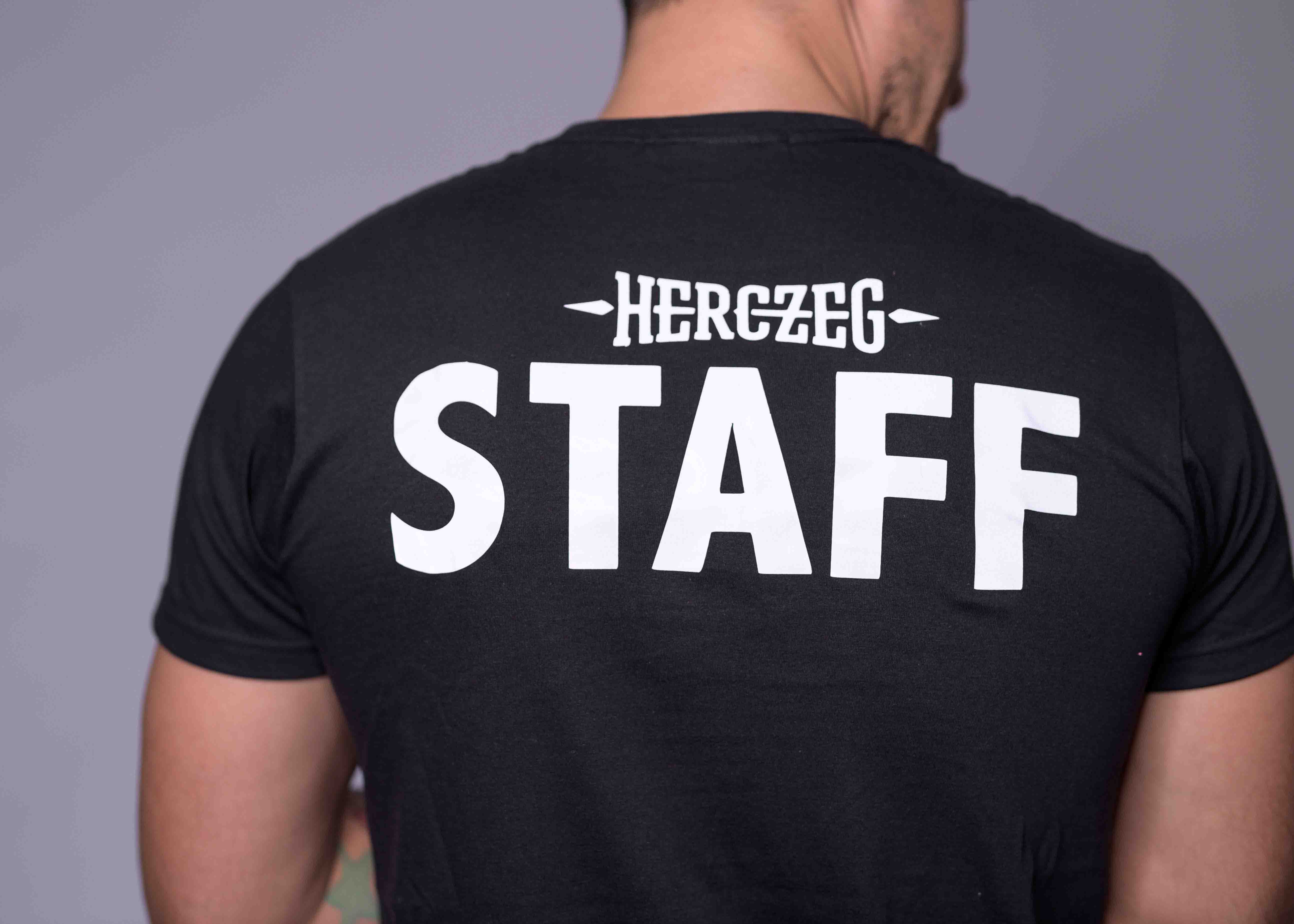 Herczeg STAFF póló - fekete